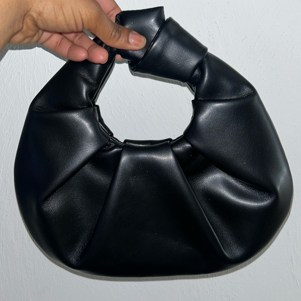 Black basic purse
